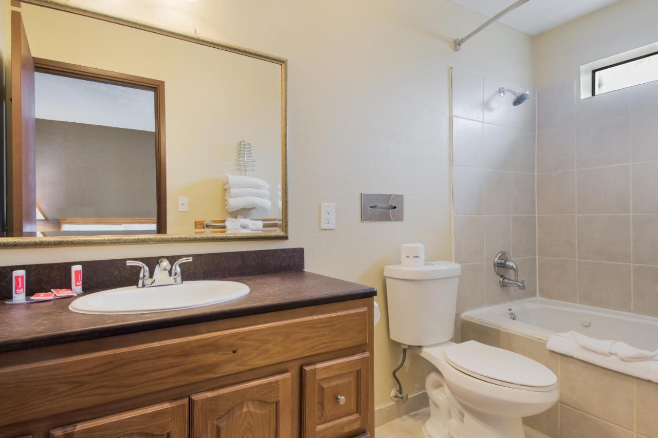 Econo Lodge Inn & Suites Hoquiam Buitenkant foto